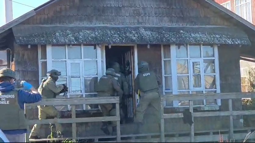 Seis detenidos y más de seis millones de pesos en drogas decomisadas dejó operativo de carabineros en Quellón