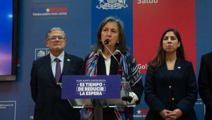 Fenats Nacional criticó aumento de sueldo en un 20% para seremis de salud en medio de recortes a la red hospitalaria